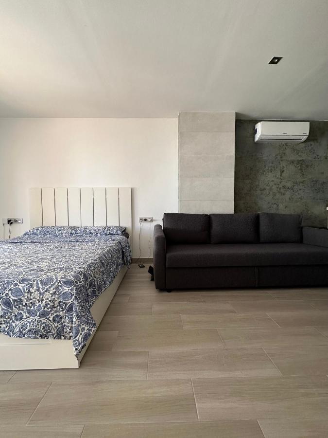Studio Monserrate H Торевьиа Экстерьер фото